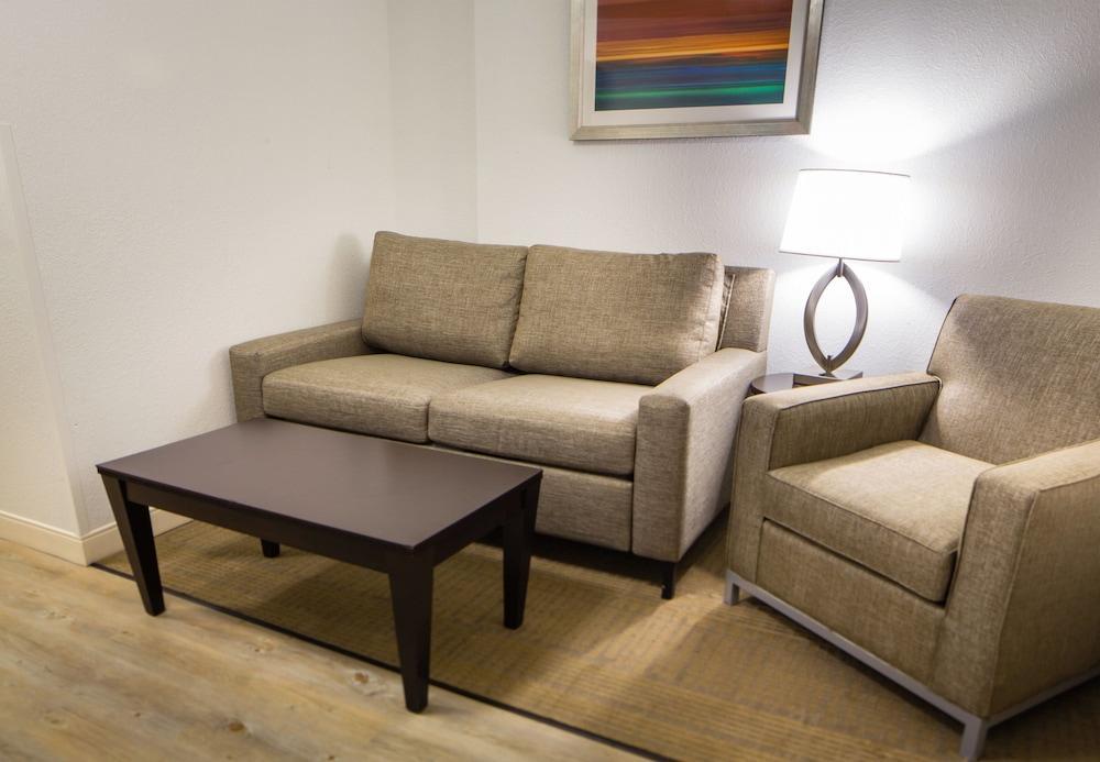 Holiday Inn Hotel & Suites Bloomington Airport By Ihg Exteriér fotografie
